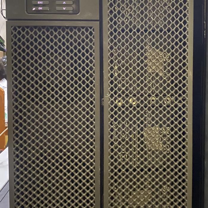 UPS APC Smart UPS SRT10KXLI 10000VA dan battrey